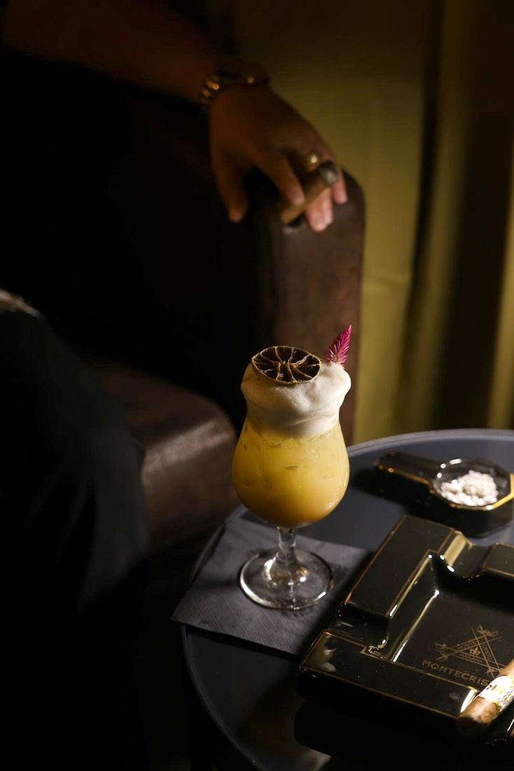 El salon de Pegadizo Cigar Lounge en Fajardo